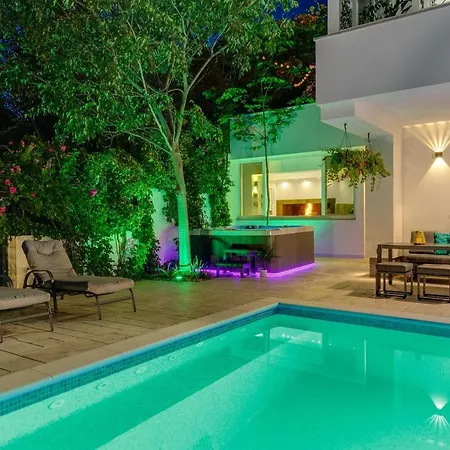 Zara With 32 Sqm Heated Pool, Jacuzzi, Billiard, Tennis Table, 8pax * Kučiće