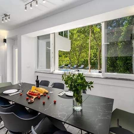Zara With 32 Sqm Heated Pool, Jacuzzi, Billiard, Tennis Table, 8pax Vila *