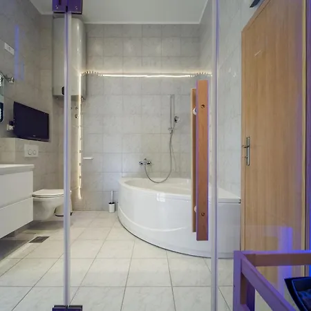 Vila Zara With 32 Sqm Heated Pool, Jacuzzi, Billiard, Tennis Table, 8pax